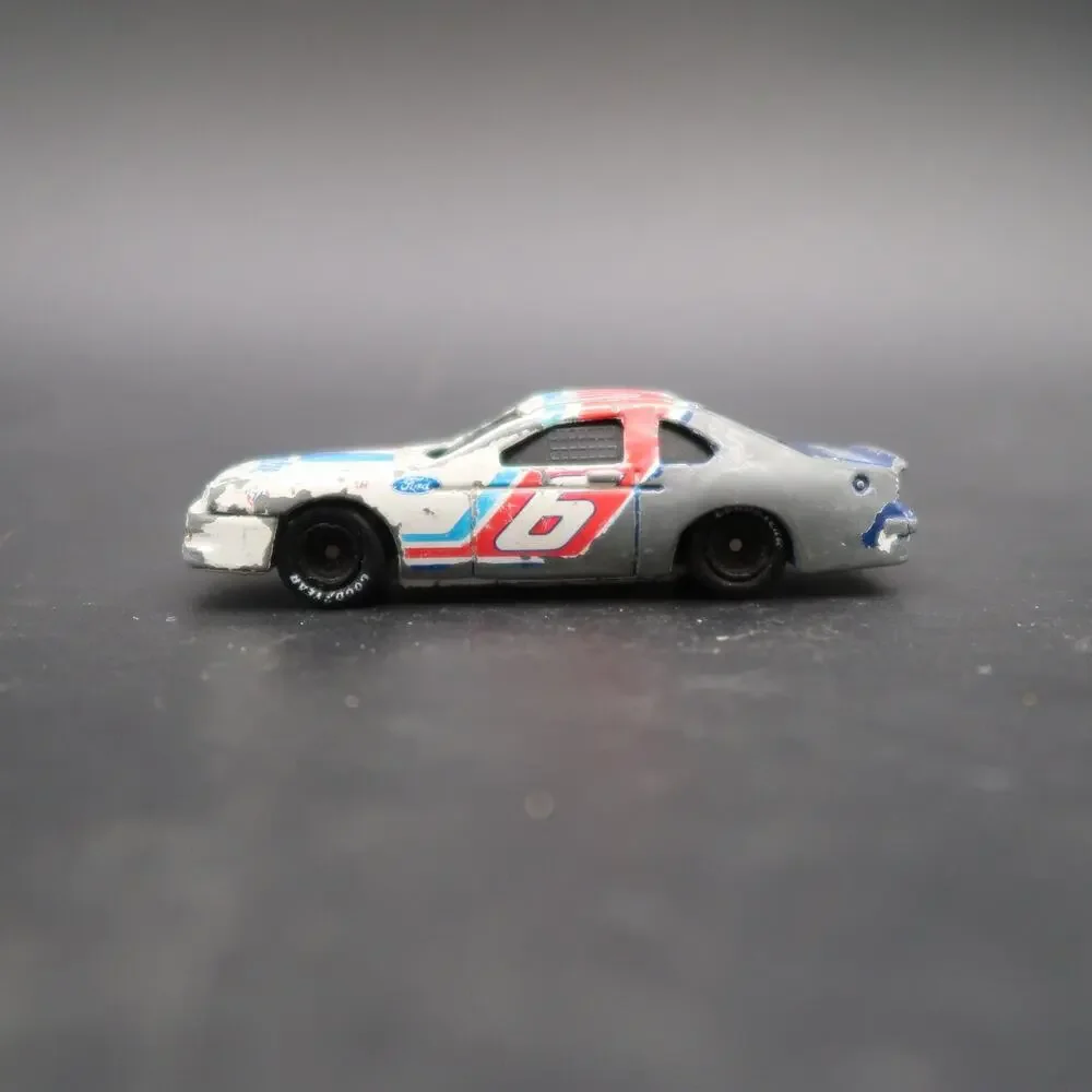 Racing Champions Diecast Cars Set of 2 1:64 Scale NASCAR #21 #6 PLEASE READ